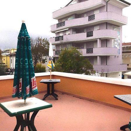 Hotel Villa Lorena Rimini Eksteriør bilde