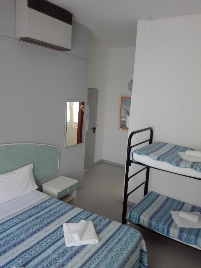 Hotel Villa Lorena Rimini Eksteriør bilde