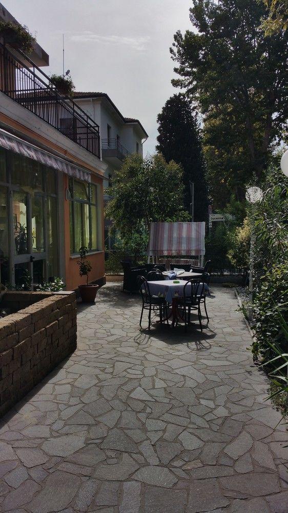 Hotel Villa Lorena Rimini Eksteriør bilde