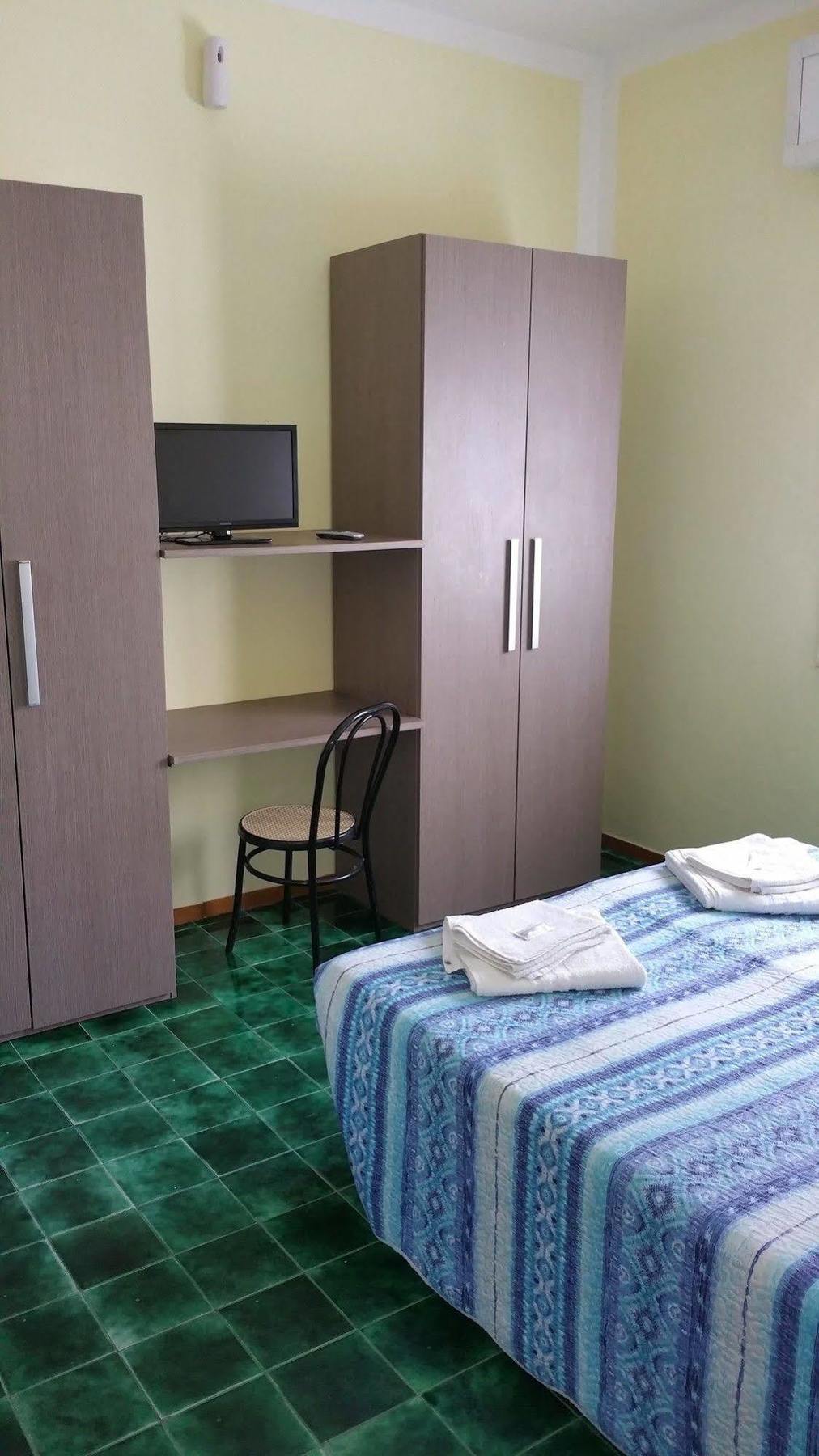 Hotel Villa Lorena Rimini Eksteriør bilde