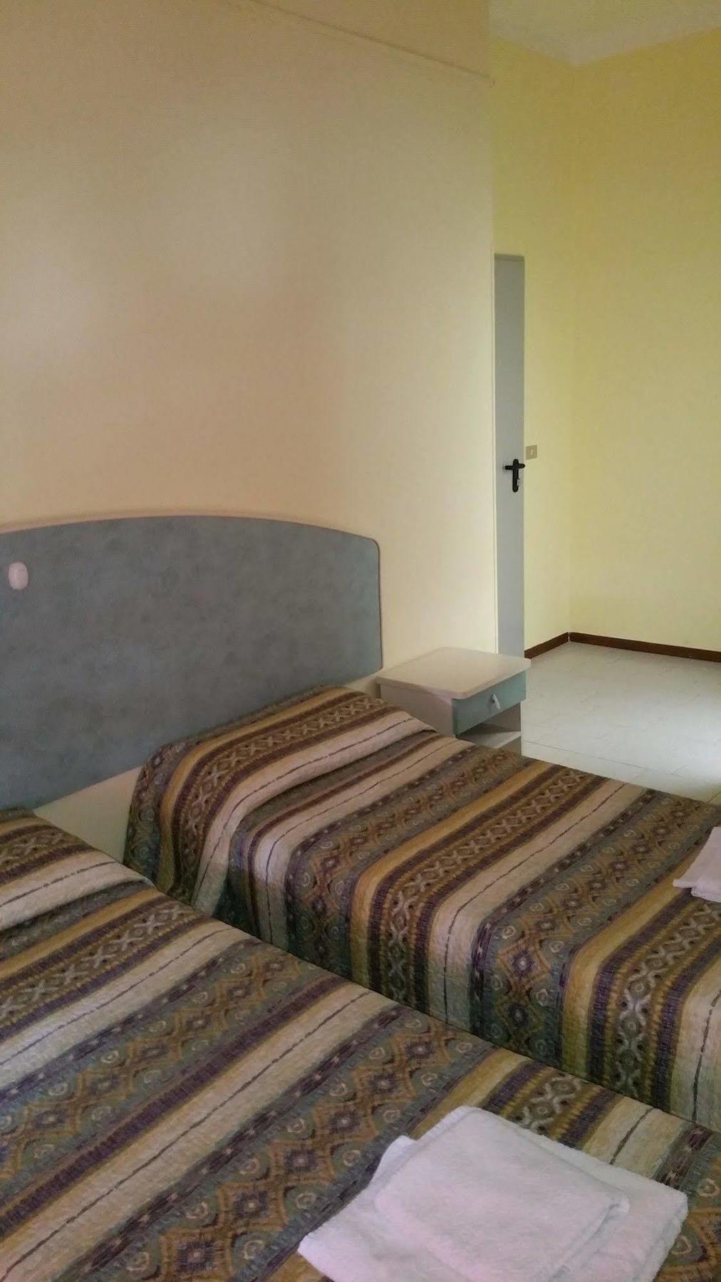 Hotel Villa Lorena Rimini Eksteriør bilde