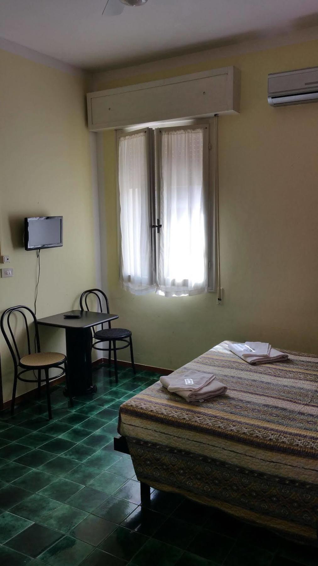 Hotel Villa Lorena Rimini Eksteriør bilde