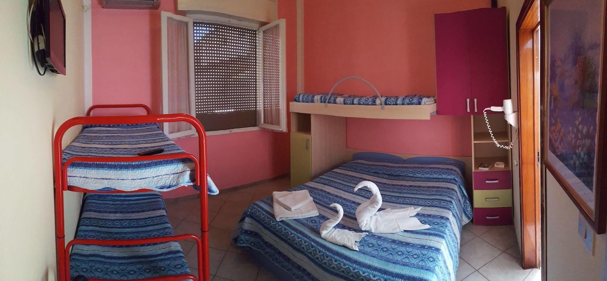 Hotel Villa Lorena Rimini Eksteriør bilde