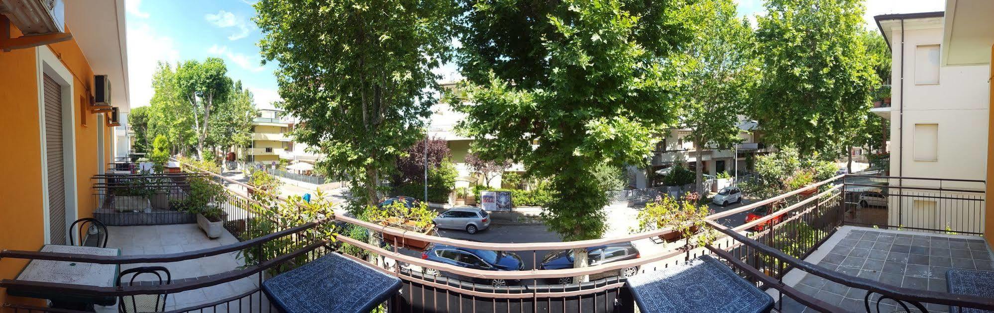 Hotel Villa Lorena Rimini Eksteriør bilde